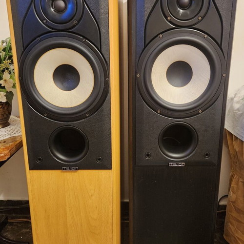 Mission 703 speakers like new, 150 watt, 8 ohm, 8' woofer