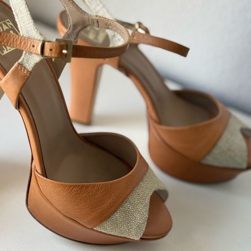 Leather sandals new, beige and brown, size 39