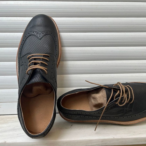 Oxford shoe black new size 42 with Vibram sole