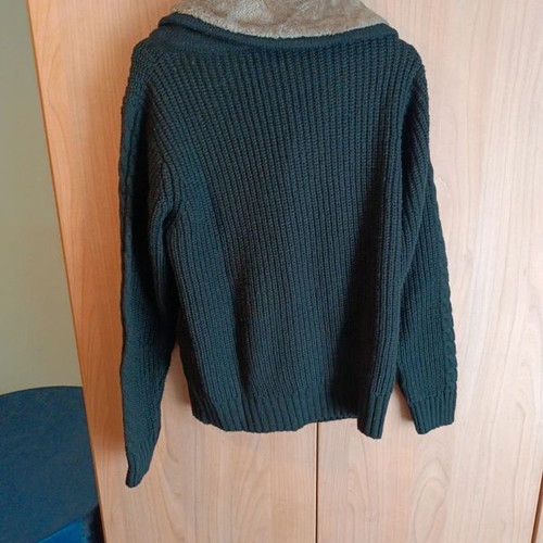 Knitted men's cardigan size M, like new, black and brown