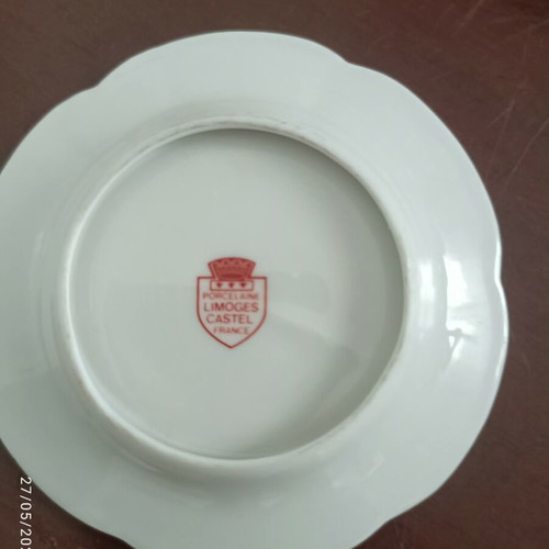 Limoges plate with stand like new