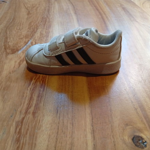 Adidas children's shoes size 21 used, black and white sports