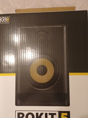 Rokit 5 Studio Monitor new