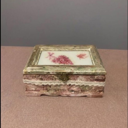 Vintage jewelry box new, wooden, beige and pink