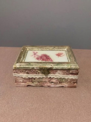 Vintage jewelry box new, wooden, beige and pink