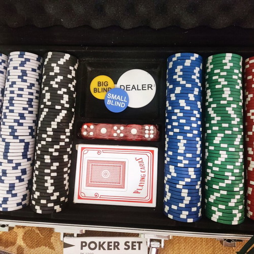 Poker set PK 1300 with 300 chips, like new