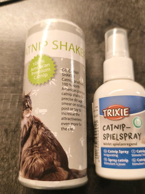 Catnip spray and powder used, pack of 2 Trixie