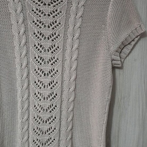 Seasonal knitted cardigan H&M like new, beige, size M