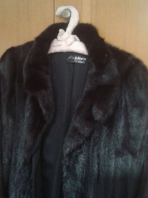 Fur like new, black