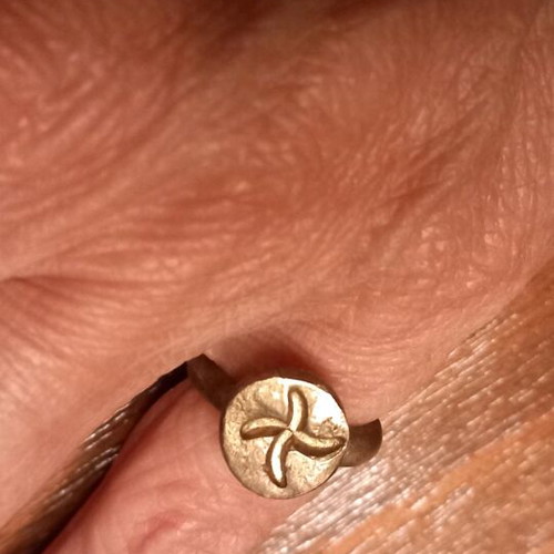 Sevalier ring like new, small size