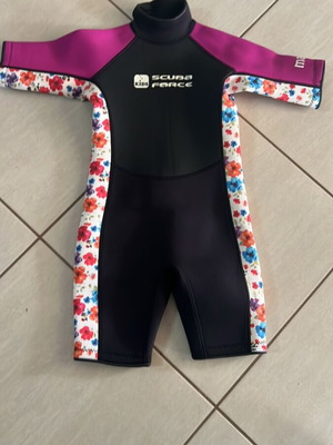 Children's full-body suit for 10 years like new
