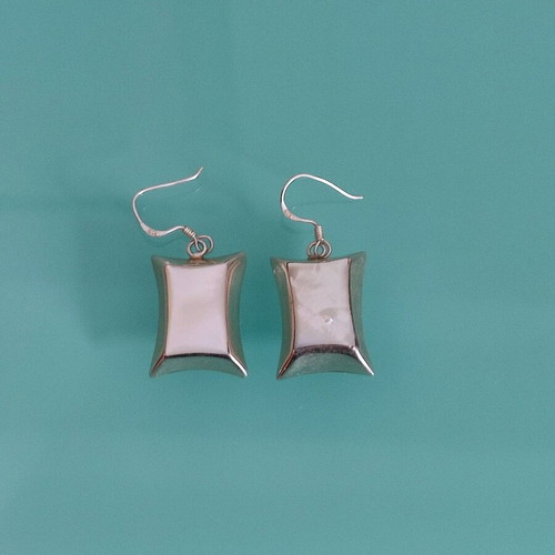 Silver 925 handmade Gianniotika dangling earrings with mother of pearl new