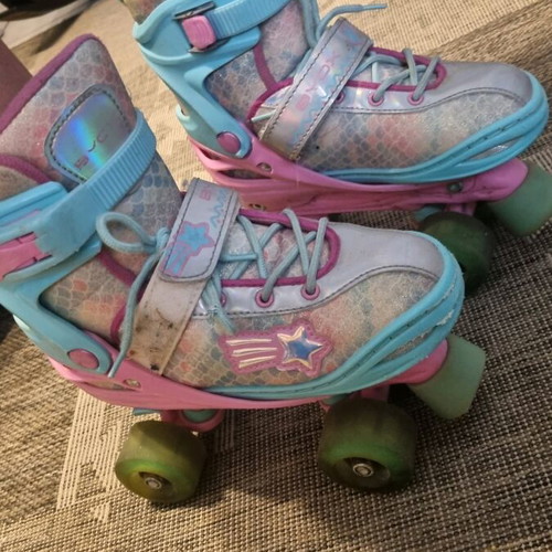 Children's light-up roller skates used with adjustable size 34-37