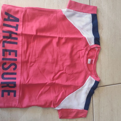 Short-sleeve shirt 8 years like new, blue and red