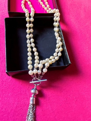 Necklace with pearls and metal elements new