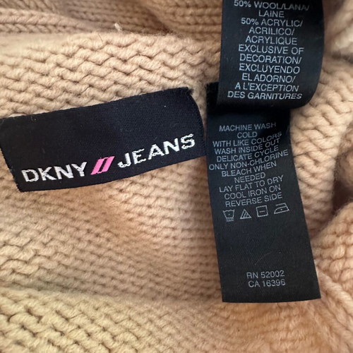 DKNY Jeans M beige thick knit sweater
