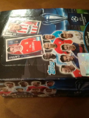 Topps UEFA Champions League 2015-2016 κουτί με 50 σφραγισμένα φακελάκια και άλμπουμ καινούργιο