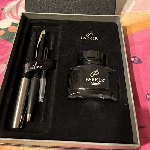 Parker IM Essential Matte Black CT gift set with pens and ink