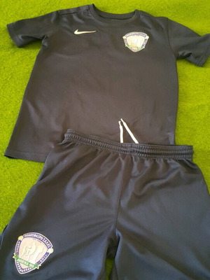 Ποδοσφαιρική εμφάνιση Nike DRI fit σαν καινούργια, μέγεθος 140 cm, μπλε