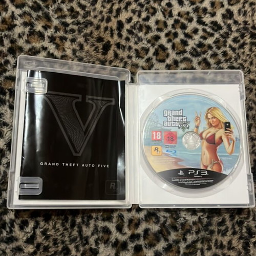 Grand Theft Auto V PlayStation 3 (PS3) like new