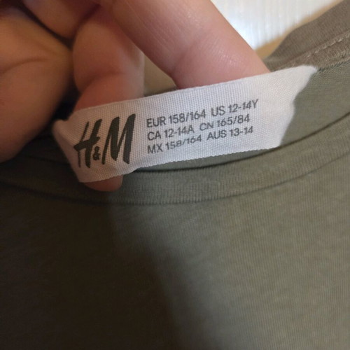 H&M t-shirt khaki small like new, kids 12-14 years
