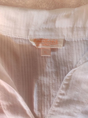 White men's shirt XL like new without buttons