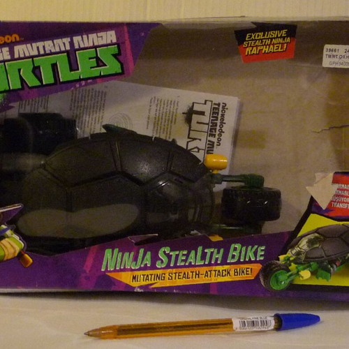 Playmates Teenage Mutant Ninja Turtles Ninja Stealth Bike with Raphael Figure used