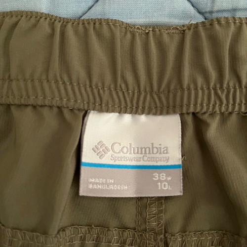 Columbia regular hiking pants like new, khaki