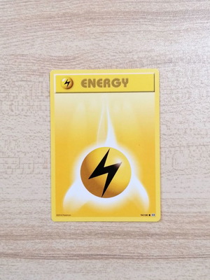 Pokémon Lightning Energy Evolutions Card 2016 near mint