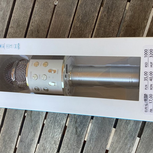 Dasounds karaoke microphone with speaker brand new