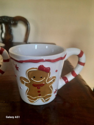 Mugs set of 2 Christmas with embossed gingerbread design new
