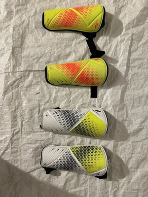 Football shin guards like new, set of 4 pieces