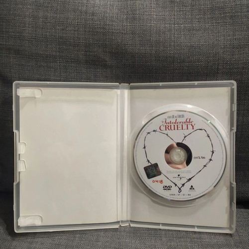 Intolerable Cruelty DVD used with subtitles, large case