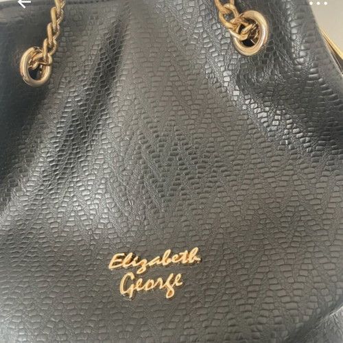 Black shoulder bag like new with chain
