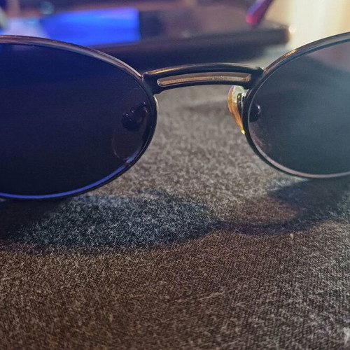 Renegade sunglasses like new, black 9Five