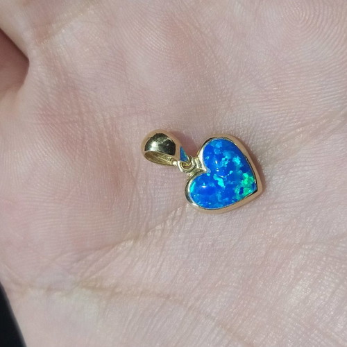 14K gold heart pendant with opal stone new
