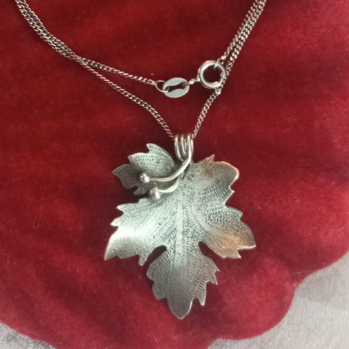 Silver necklace 925 vintage with 3.3cm pendant and 44cm chain used