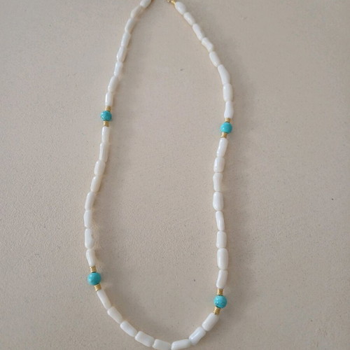Necklace with white coral and turquoise beads new
