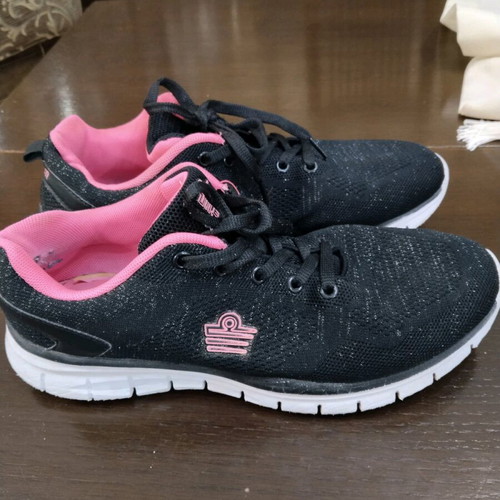 Admiral athletic shoes lightly used, women's size 37, white pink