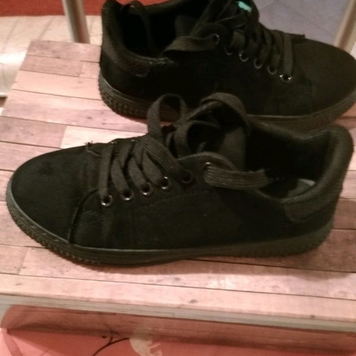 Velvet black lace-up shoes used, size 36, athletic