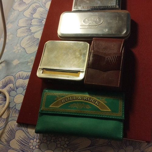 Smoking accessories like new, pack of 5, cigarette cases