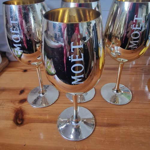 Moet champagne glasses 4 gold color new