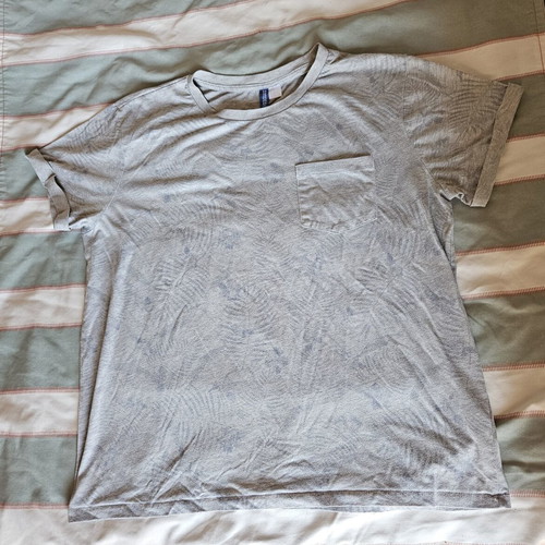 Divided H&M grey men's T-shirt XL/XXL with subtle pattern