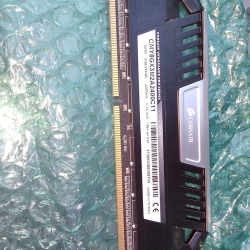 Corsair Vengeance Pro 4GB DDR3 2400MHz RAM module for desktop
