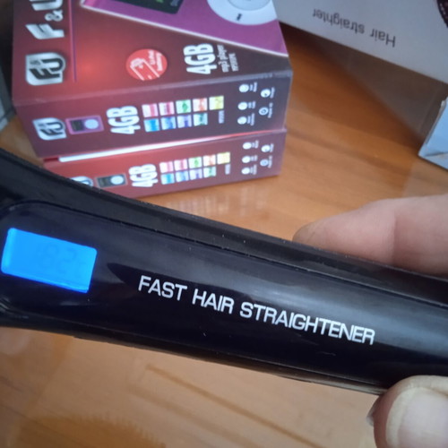 Digital Hair Straightening Comb used with temperature control