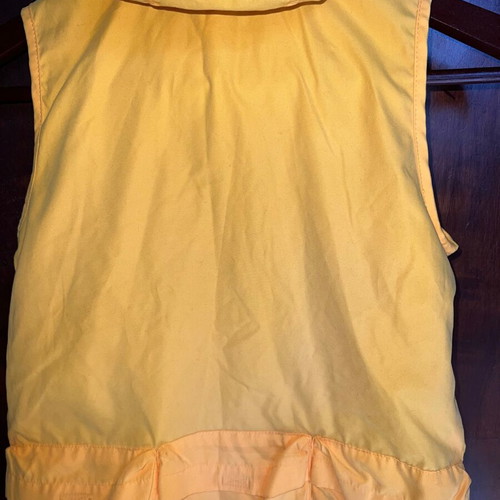 Gap sleeveless windbreaker used for boy 4 years old, yellow