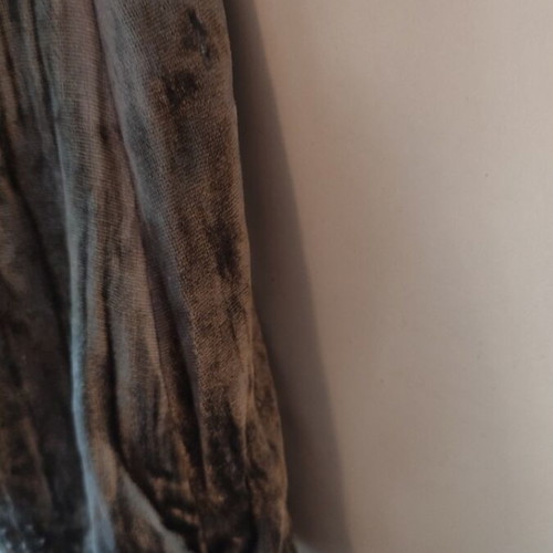 Velvet sleeveless top silver like new with side zipper and lining
