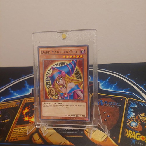 Dark Magician Girl card like new