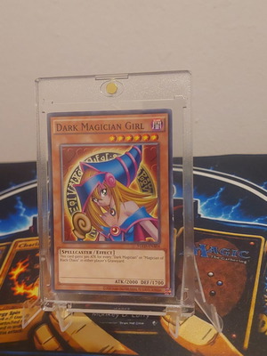 Dark Magician Girl card like new