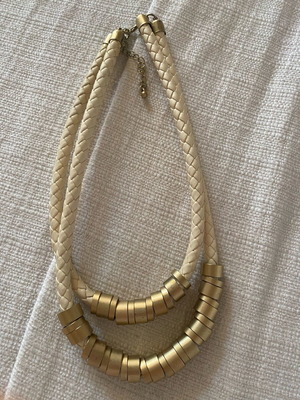 Necklace like new with adjustable chain beige and gold